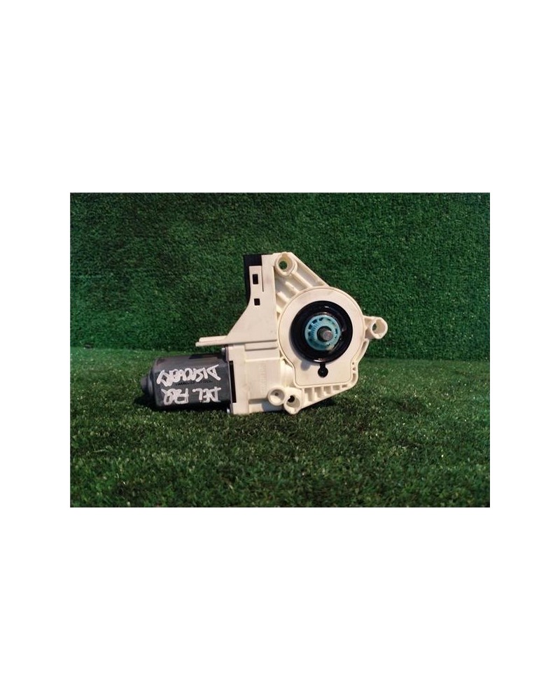 MOTOR ELEVALUNAS DEL. IZDO.