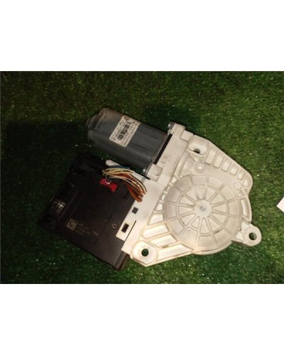 MOTOR ELEVALUNAS DEL. DCHO.