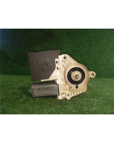 MOTOR ELEVALUNAS DEL. IZDO.