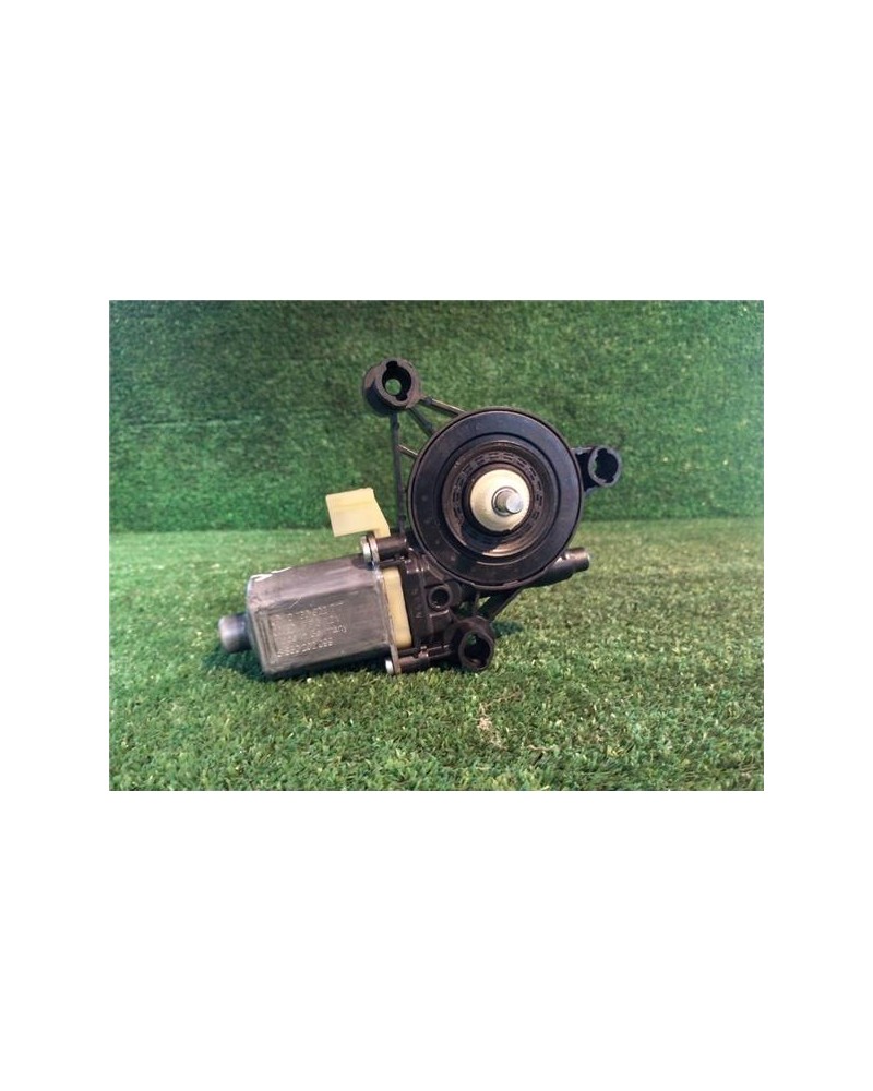 MOTOR ELEVALUNAS DEL. IZDO.