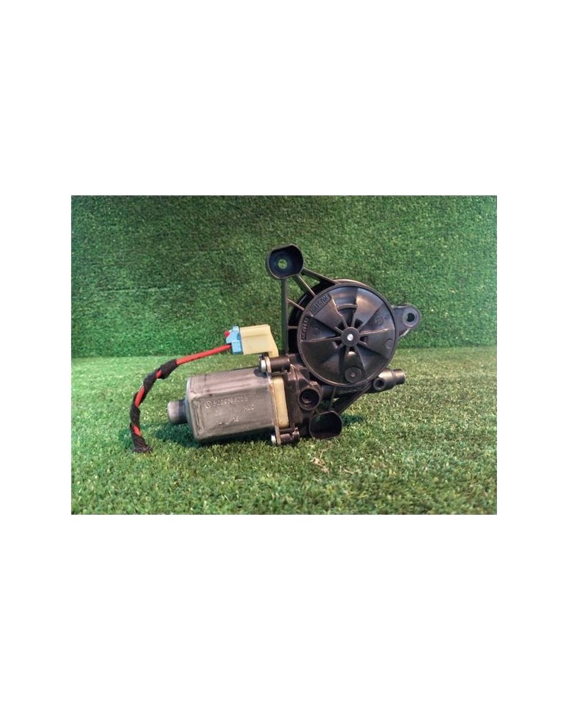 MOTOR ELEVALUNAS DEL. DCHO.