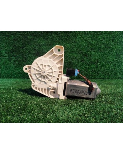 MOTOR ELEVALUNAS DEL. IZDO.