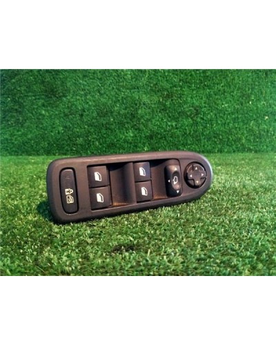 MANDO ELEVALUNAS DEL. IZDO.