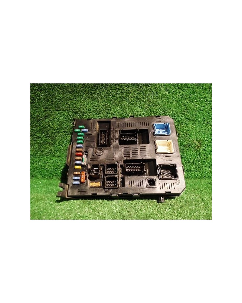CAJA FUSIBLES/RELE