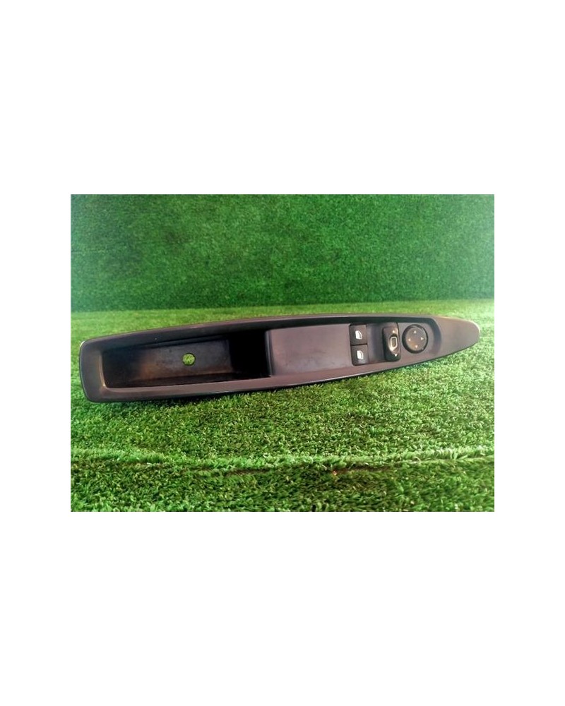 MANDO ELEVALUNAS DEL. IZDO.