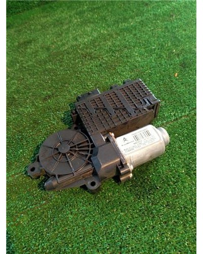 MOTOR ELEVALUNAS DEL. IZDO.