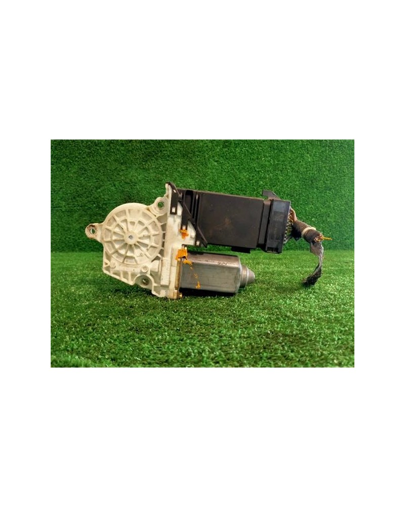 MOTOR ELEVALUNAS DEL. IZDO.