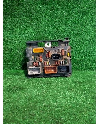 CAJA FUSIBLES/RELE