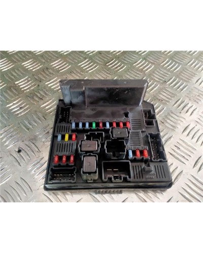 CAJA FUSIBLES/RELE