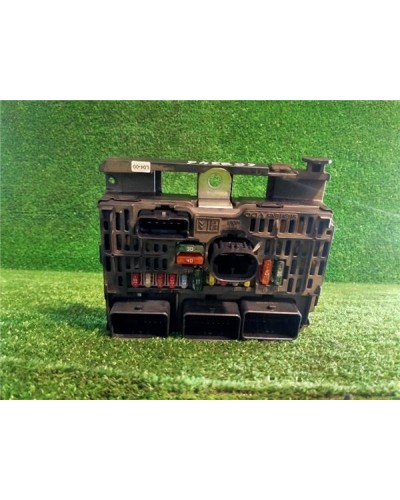 CAJA FUSIBLES/RELE