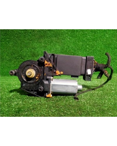 MOTOR ELEVALUNAS DEL. DCHO.