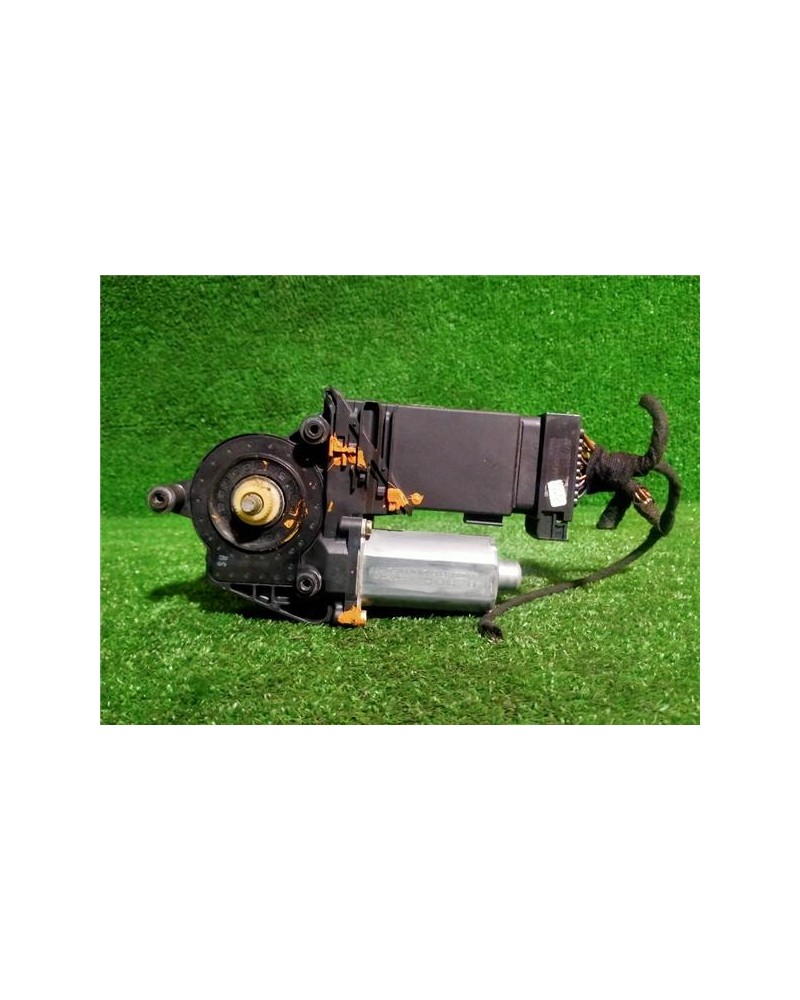 MOTOR ELEVALUNAS DEL. DCHO.