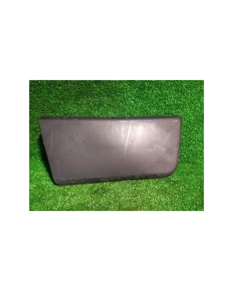 MOLDURA LATERAL DCHA.