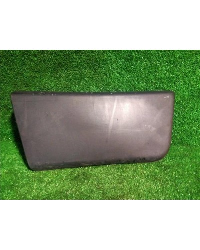 MOLDURA LATERAL DCHA.