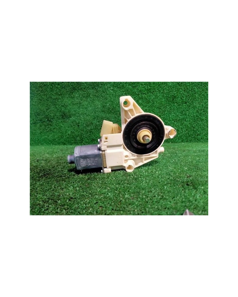 MOTOR ELEVALUNAS DEL. IZDO.