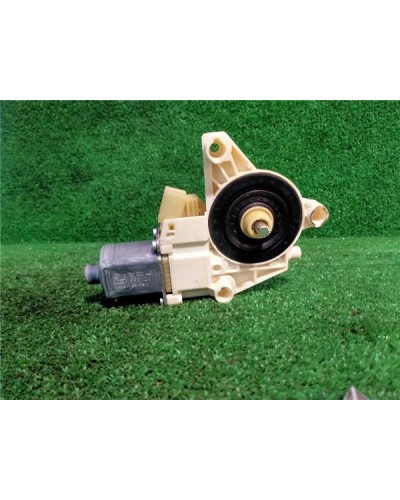 MOTOR ELEVALUNAS DEL. IZDO.