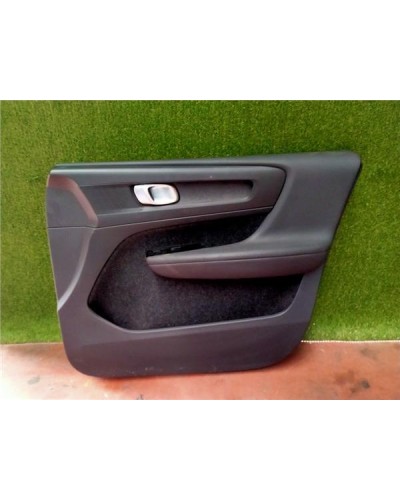 GUARNECIDO PUERTA DEL. DCHA.