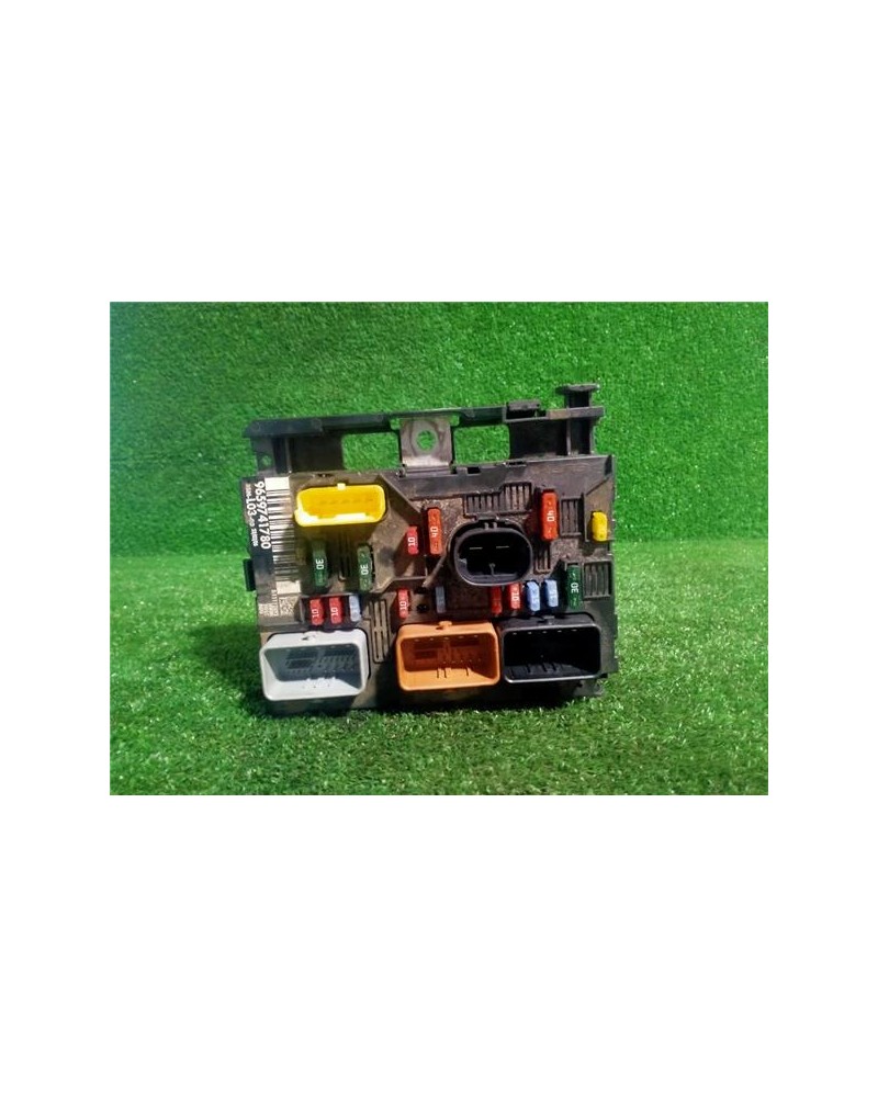 CAJA FUSIBLES/RELE