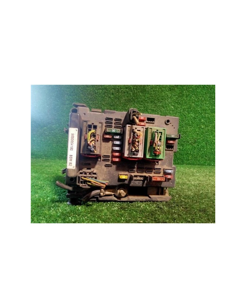 CAJA FUSIBLES/RELE