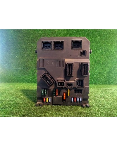 CAJA FUSIBLES/RELE