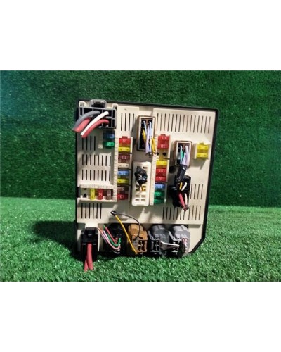 CAJA FUSIBLES/RELE