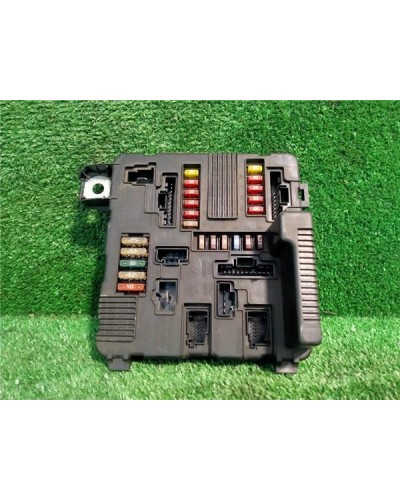CAJA FUSIBLES/RELE