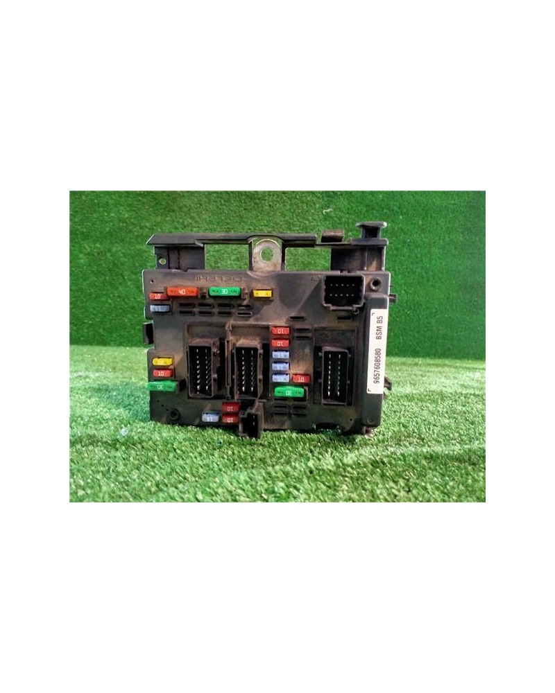 CAJA FUSIBLES/RELE