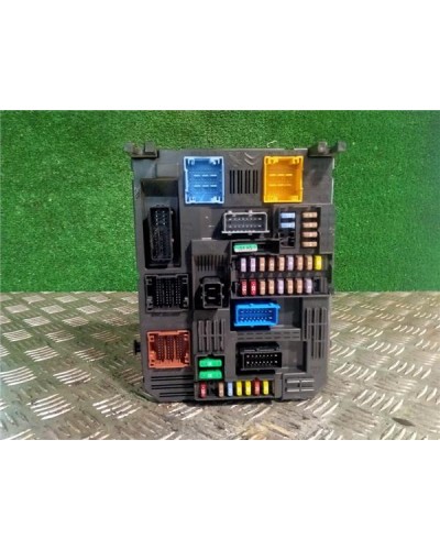 CAJA FUSIBLES/RELE