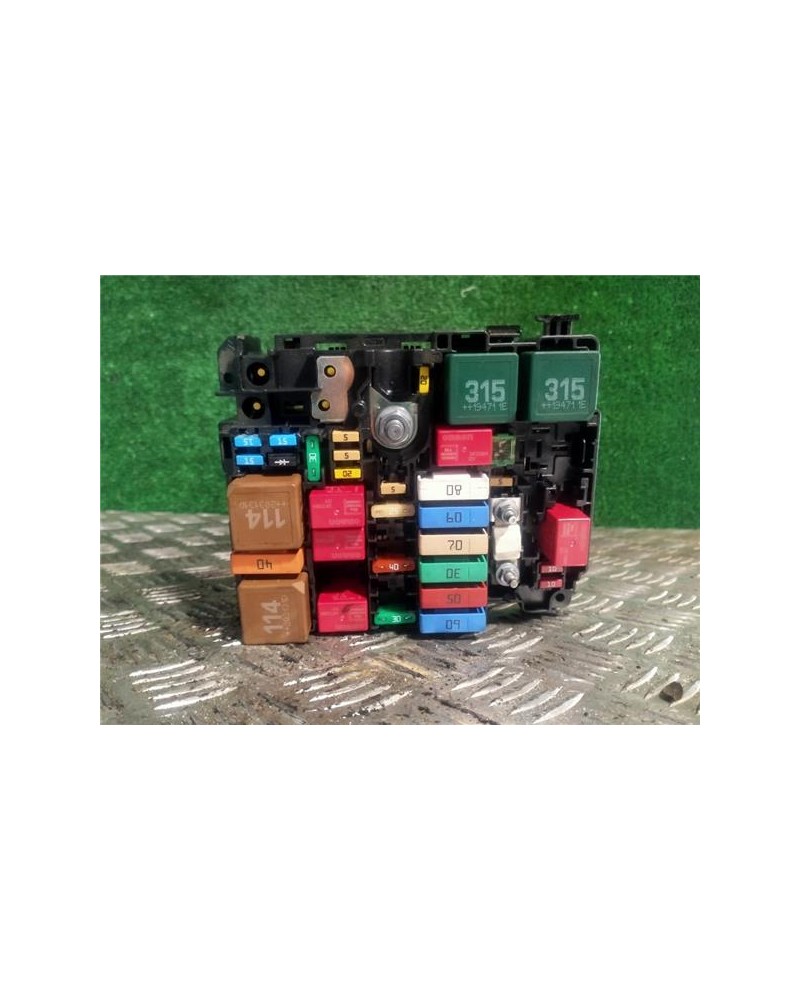 CAJA FUSIBLES/RELE