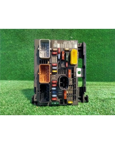 CAJA FUSIBLES/RELE