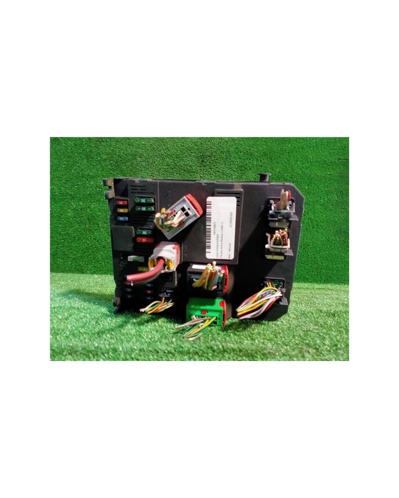 CAJA FUSIBLES/RELE