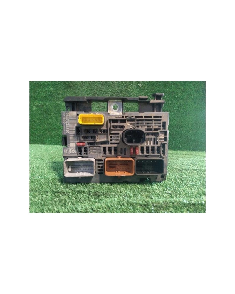 CAJA FUSIBLES/RELE