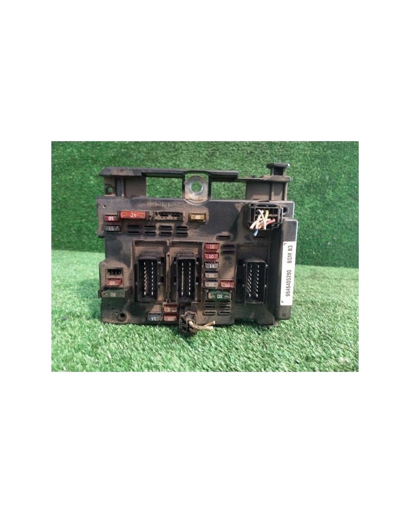 CAJA FUSIBLES/RELE