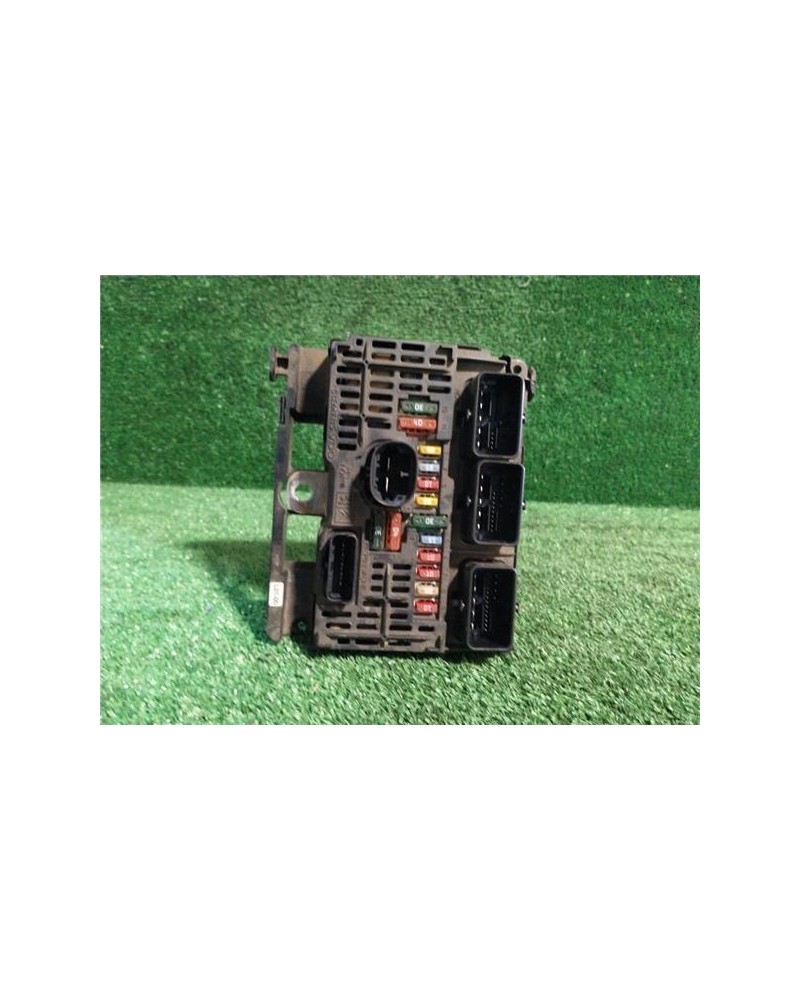 CAJA FUSIBLES/RELE