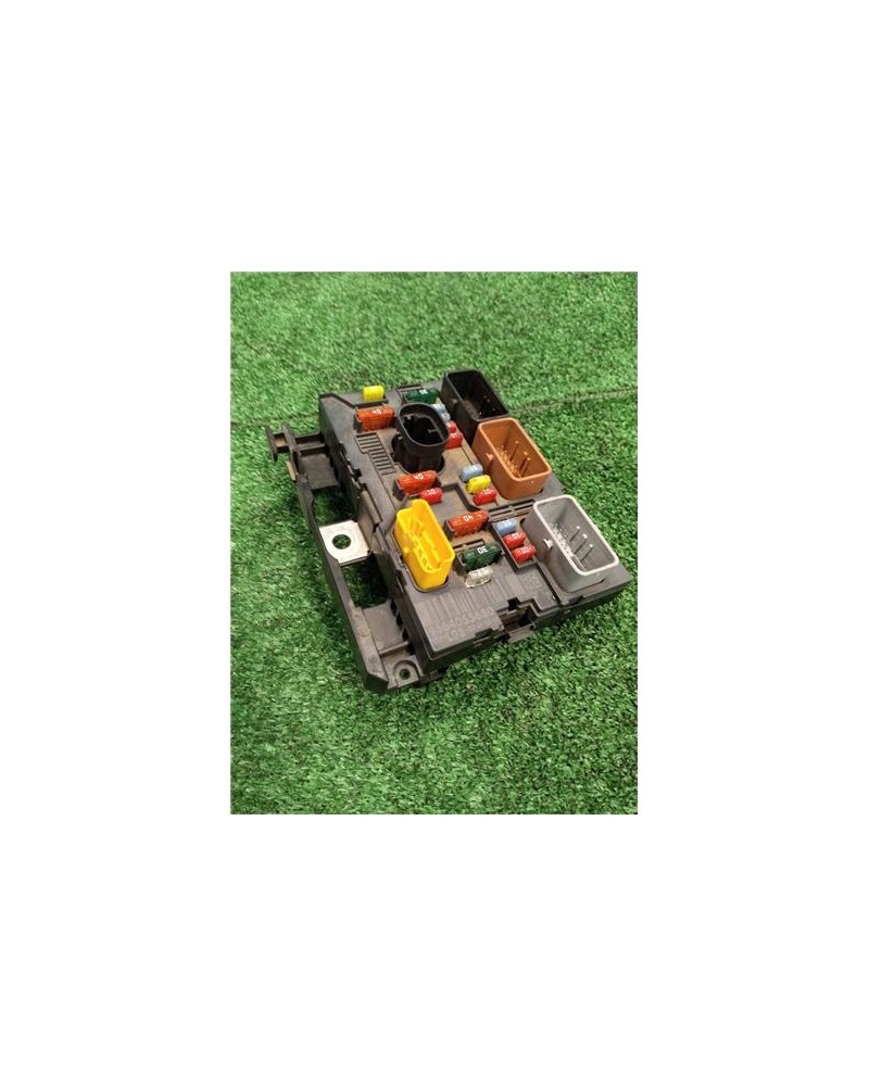 CAJA FUSIBLES/RELE