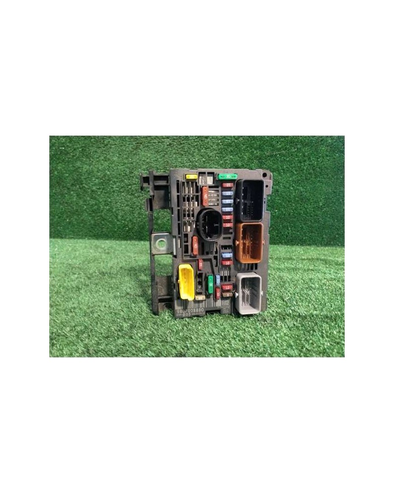 CAJA FUSIBLES/RELE