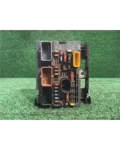 CAJA FUSIBLES/RELE