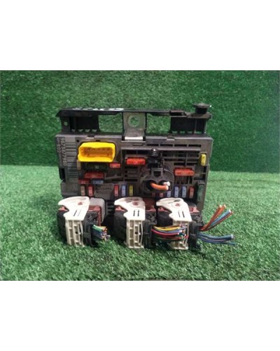 CAJA FUSIBLES/RELE