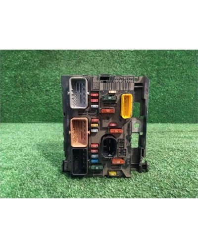CAJA FUSIBLES/RELE