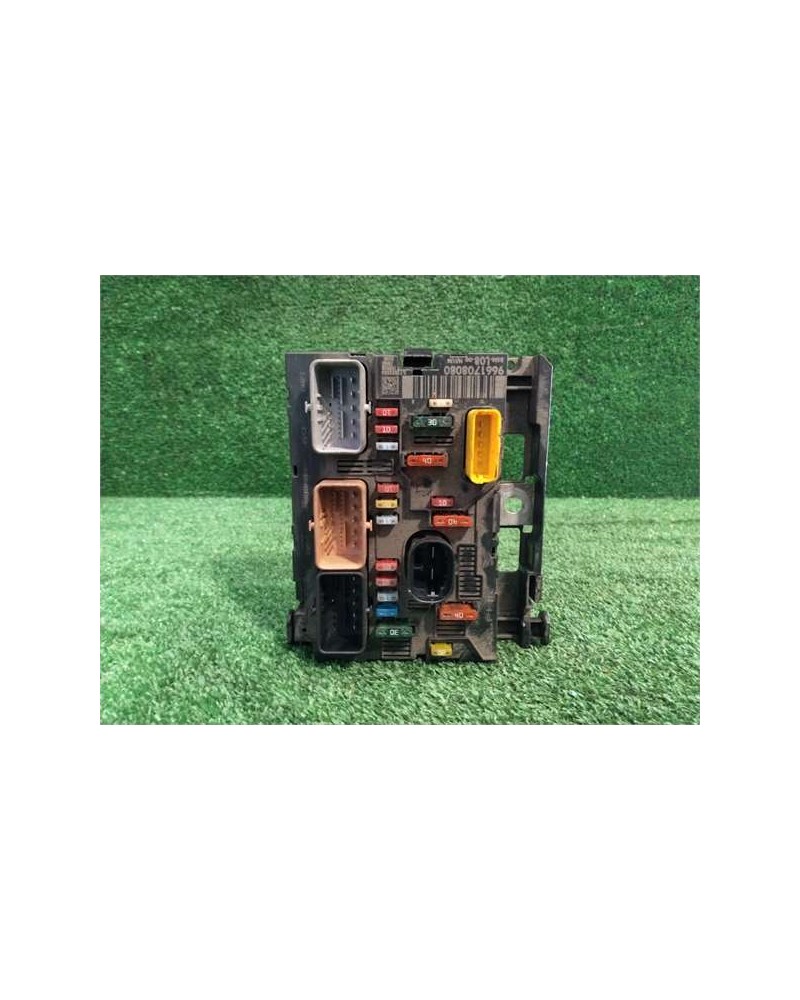 CAJA FUSIBLES/RELE