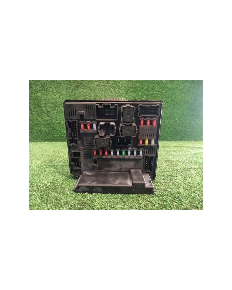 CAJA FUSIBLES/RELE