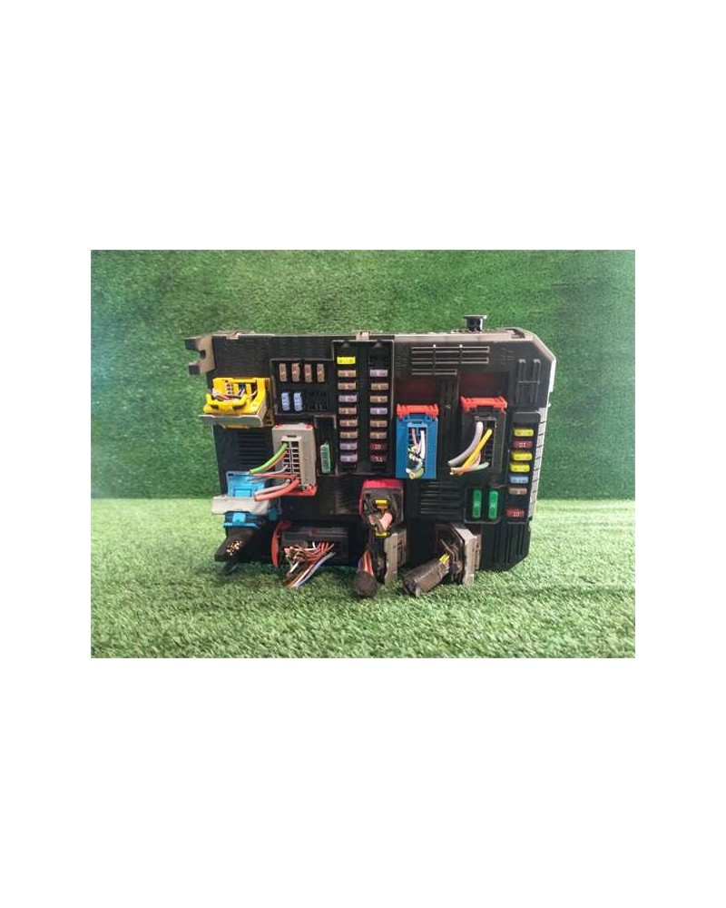 CAJA FUSIBLES/RELE