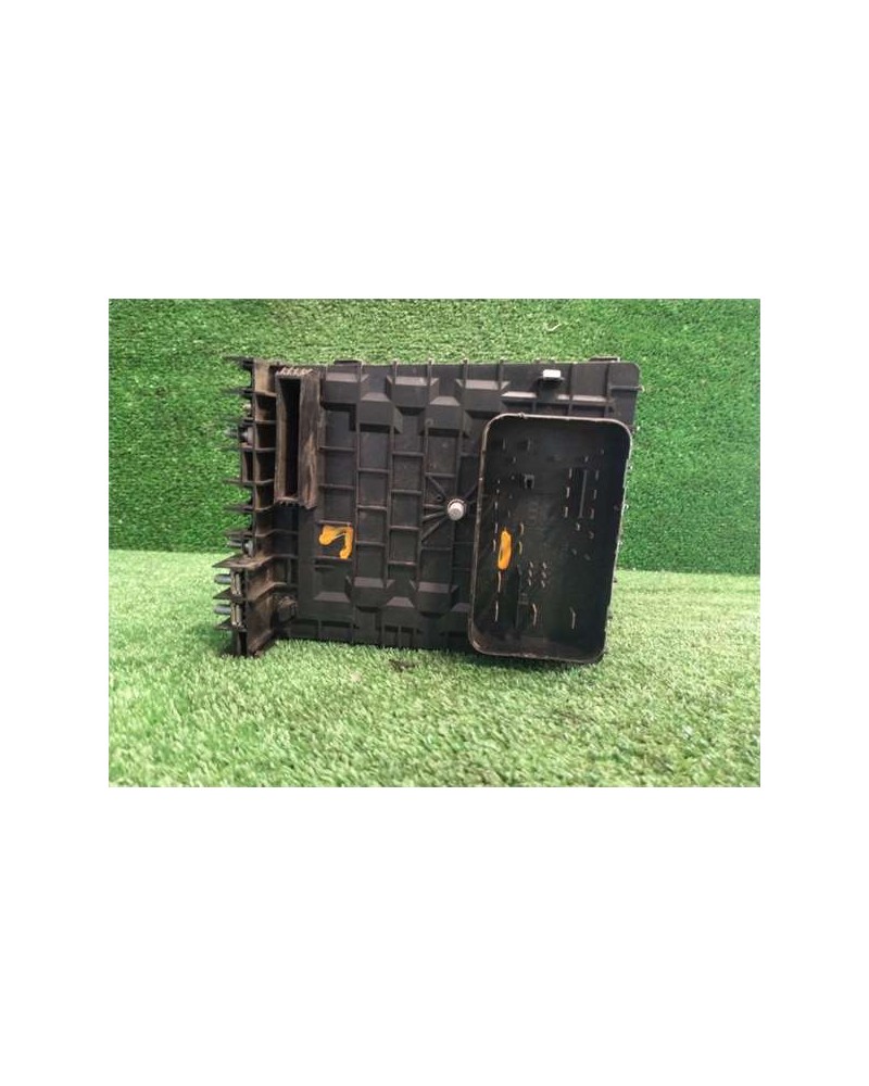 CAJA FUSIBLES/RELE
