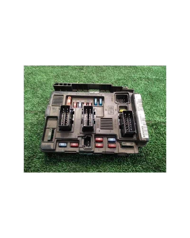 CAJA FUSIBLES/RELE