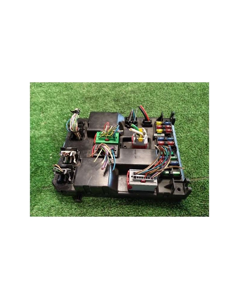 CAJA FUSIBLES/RELE