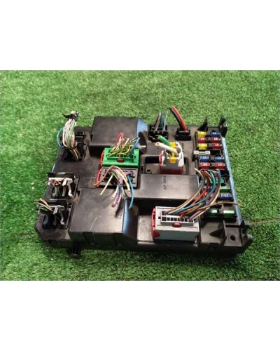 CAJA FUSIBLES/RELE