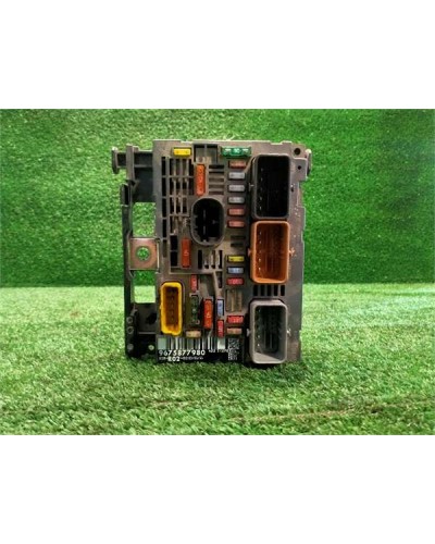 CAJA FUSIBLES/RELE