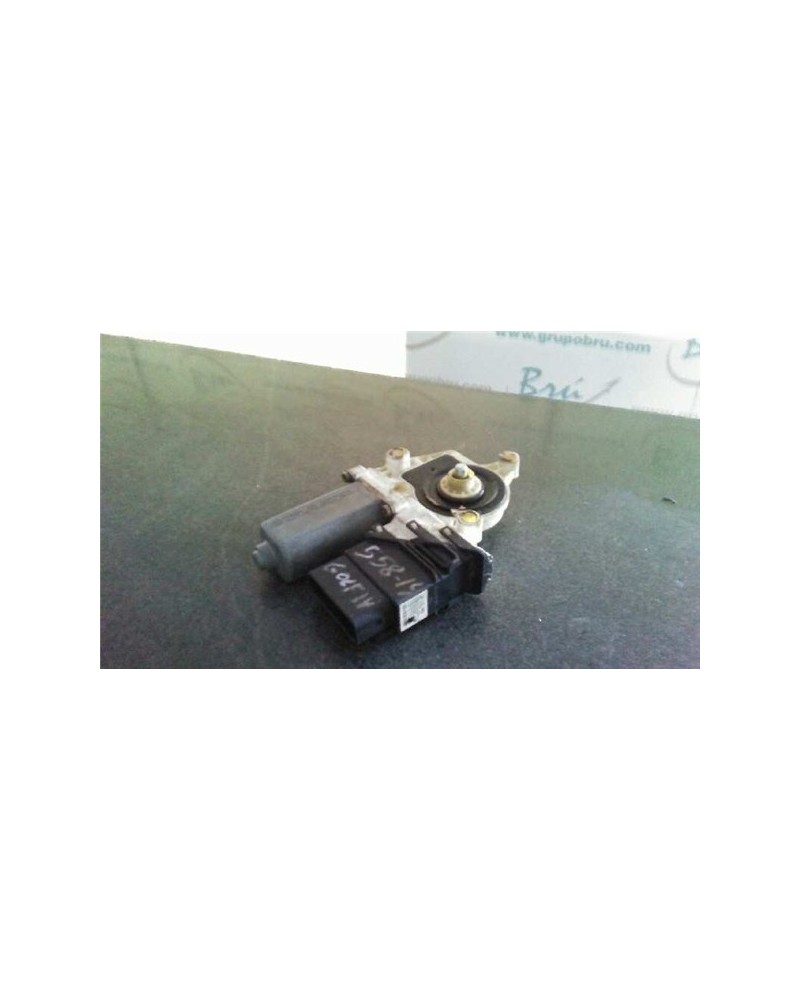 MOTOR ELEVALUNAS DEL. DCHO.