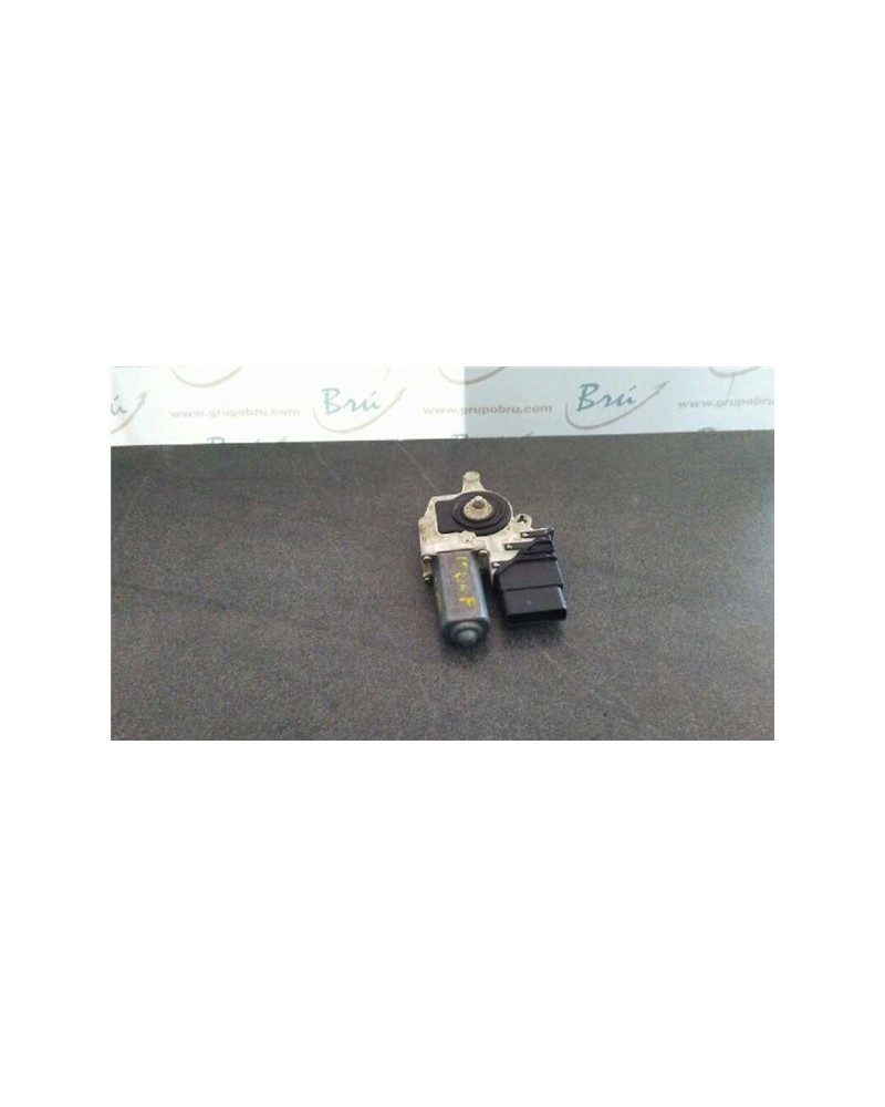 MOTOR ELEVALUNAS DEL. DCHO.