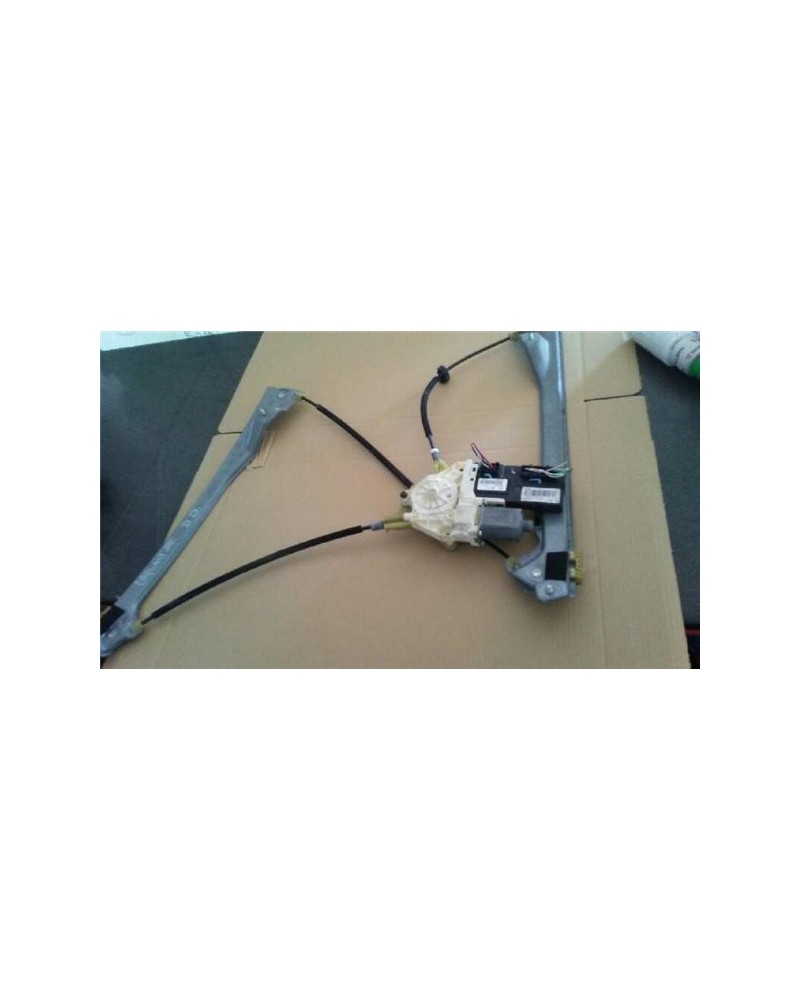 ELEVALUNAS ELECTRICO DEL. DCHO.